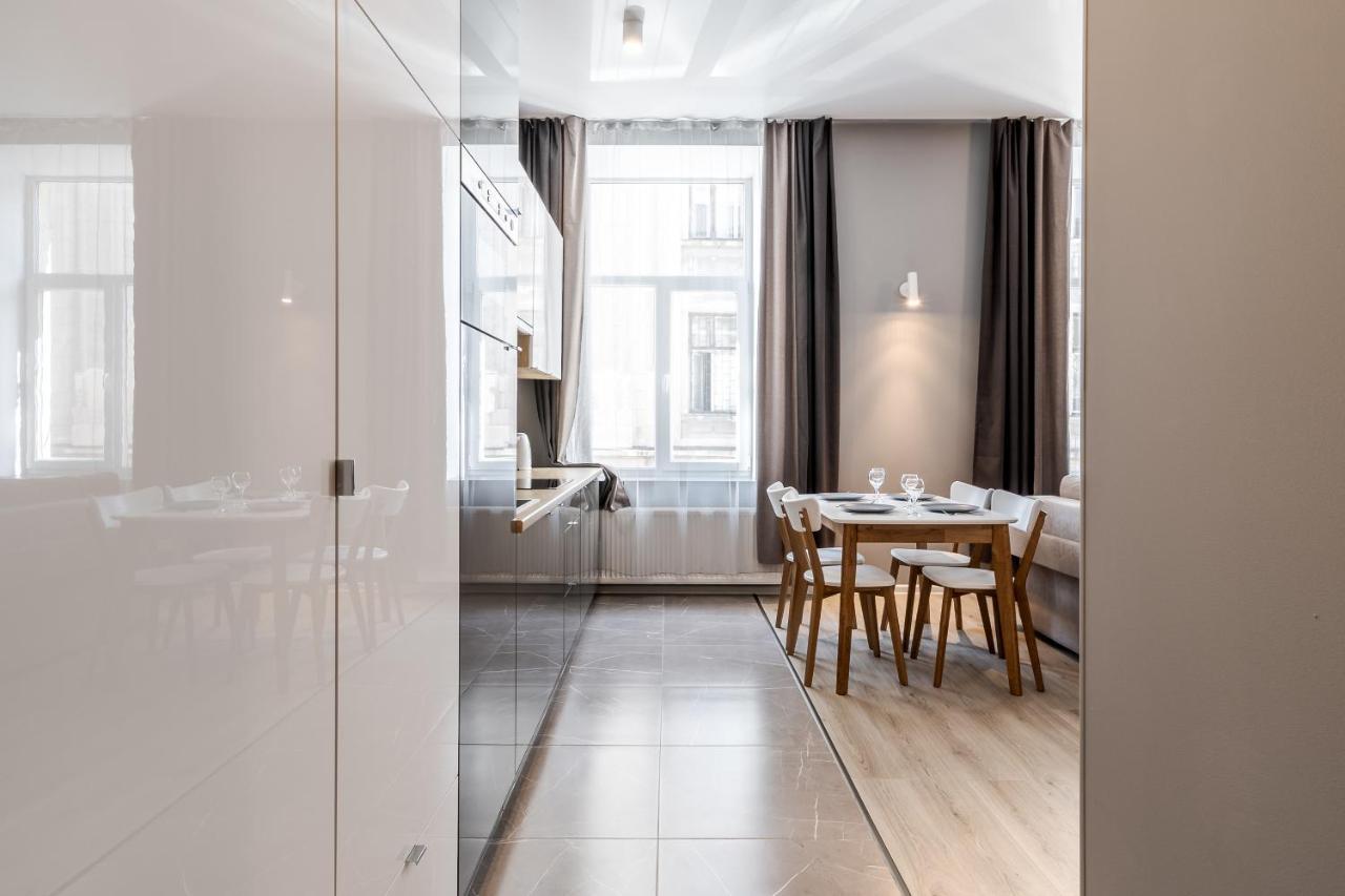 Inshiapartments On Popovycha Str 2 إلفيف المظهر الخارجي الصورة
